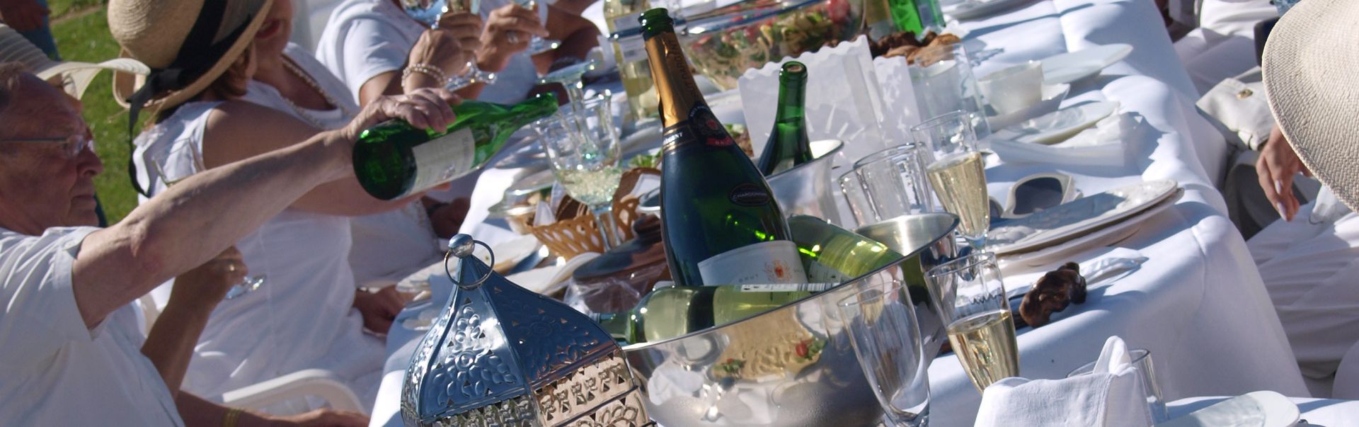 11. DÎNER EN BLANC
