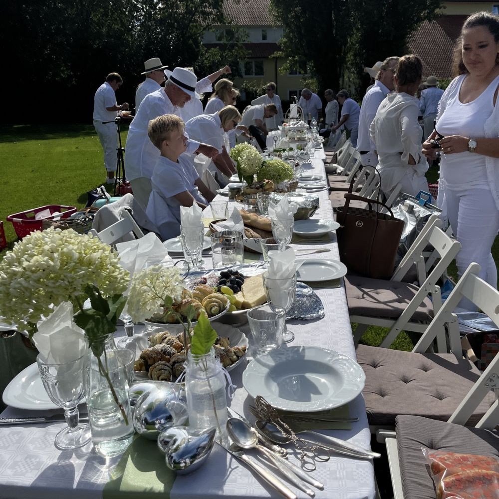 Diner en blanc
