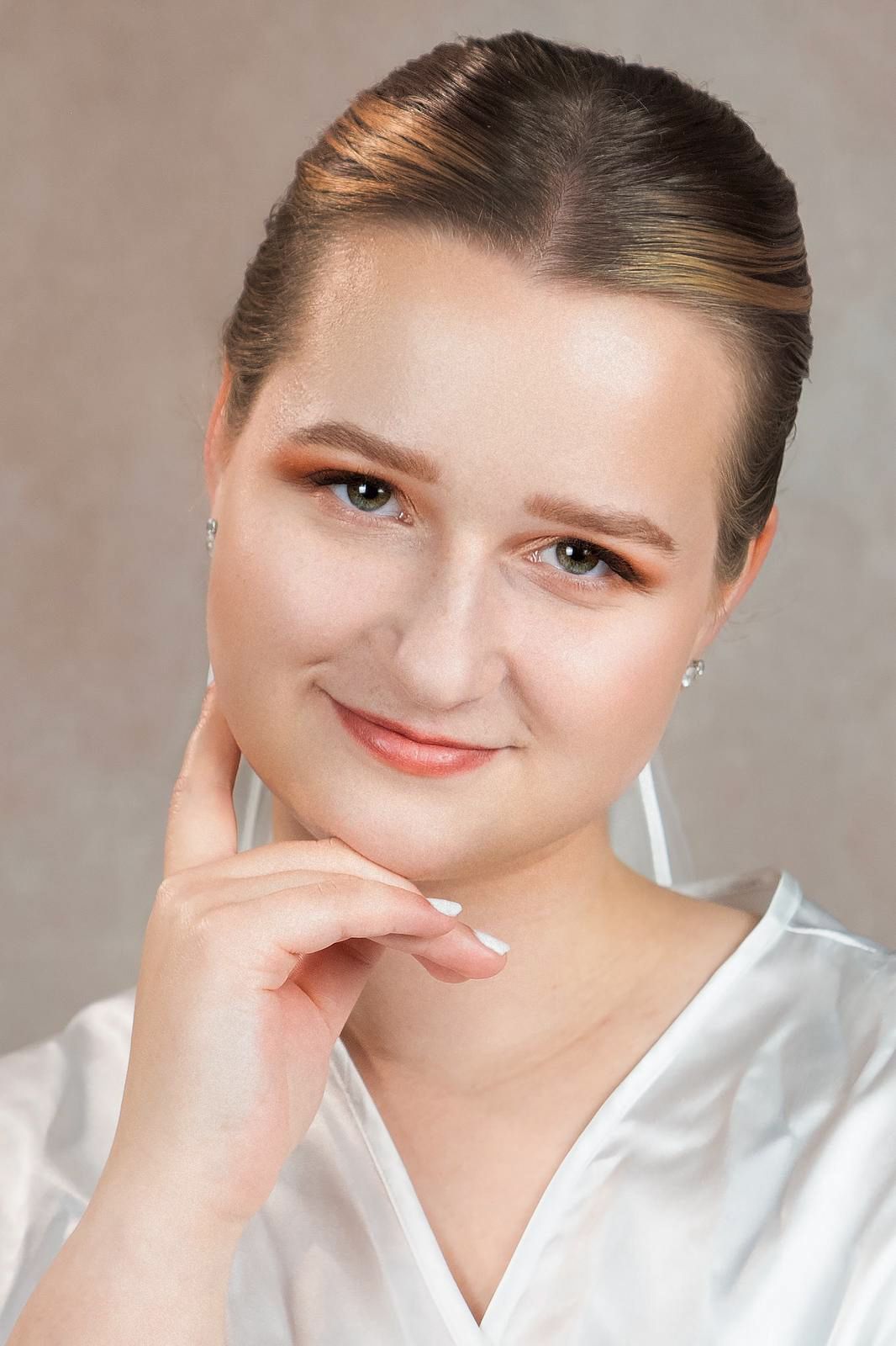 Featherlight Touch. Alina Boltenko © Featherlight Touch. Alina Boltenko 