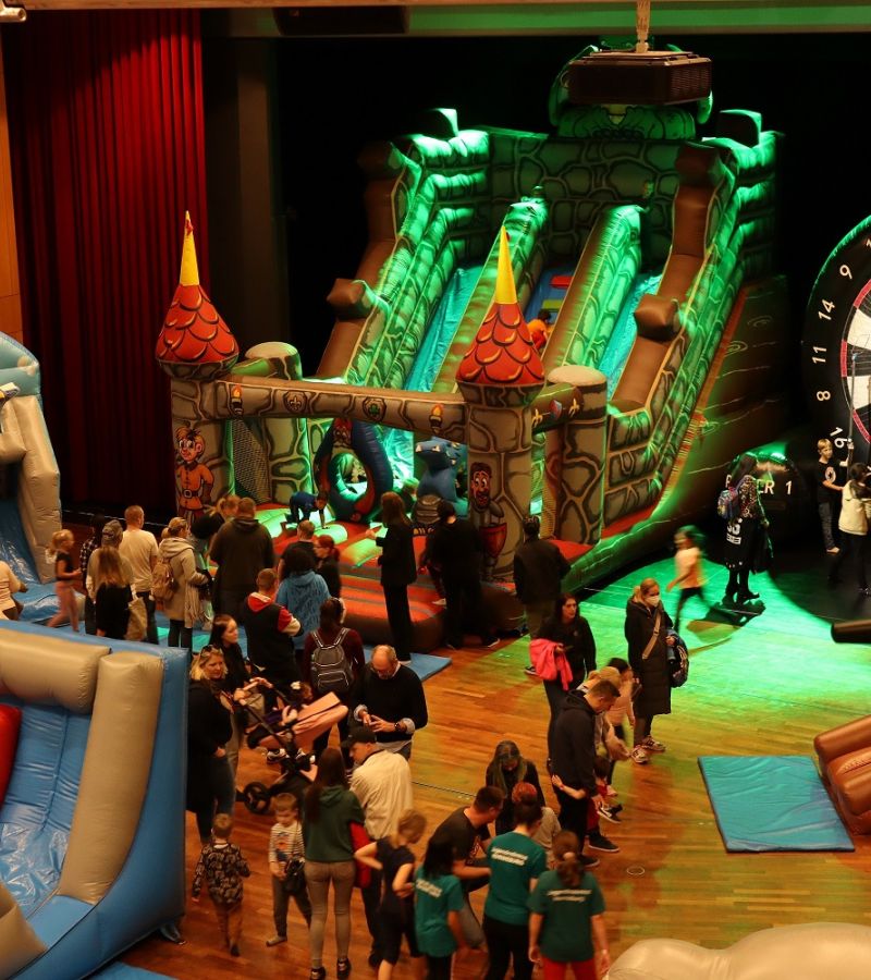 4. Das Stadeum hüpft